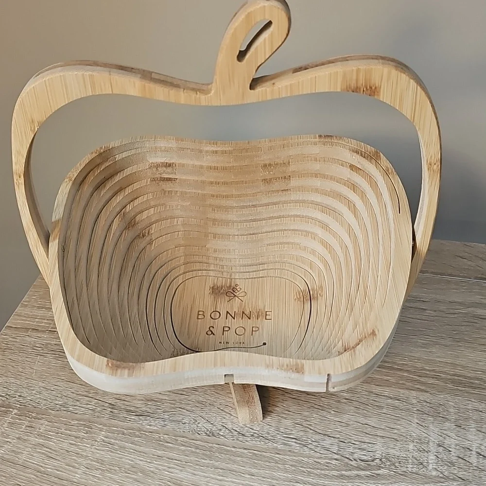 Bonnie & Pop Wooden Apple Collapsible Basket Or Trivet